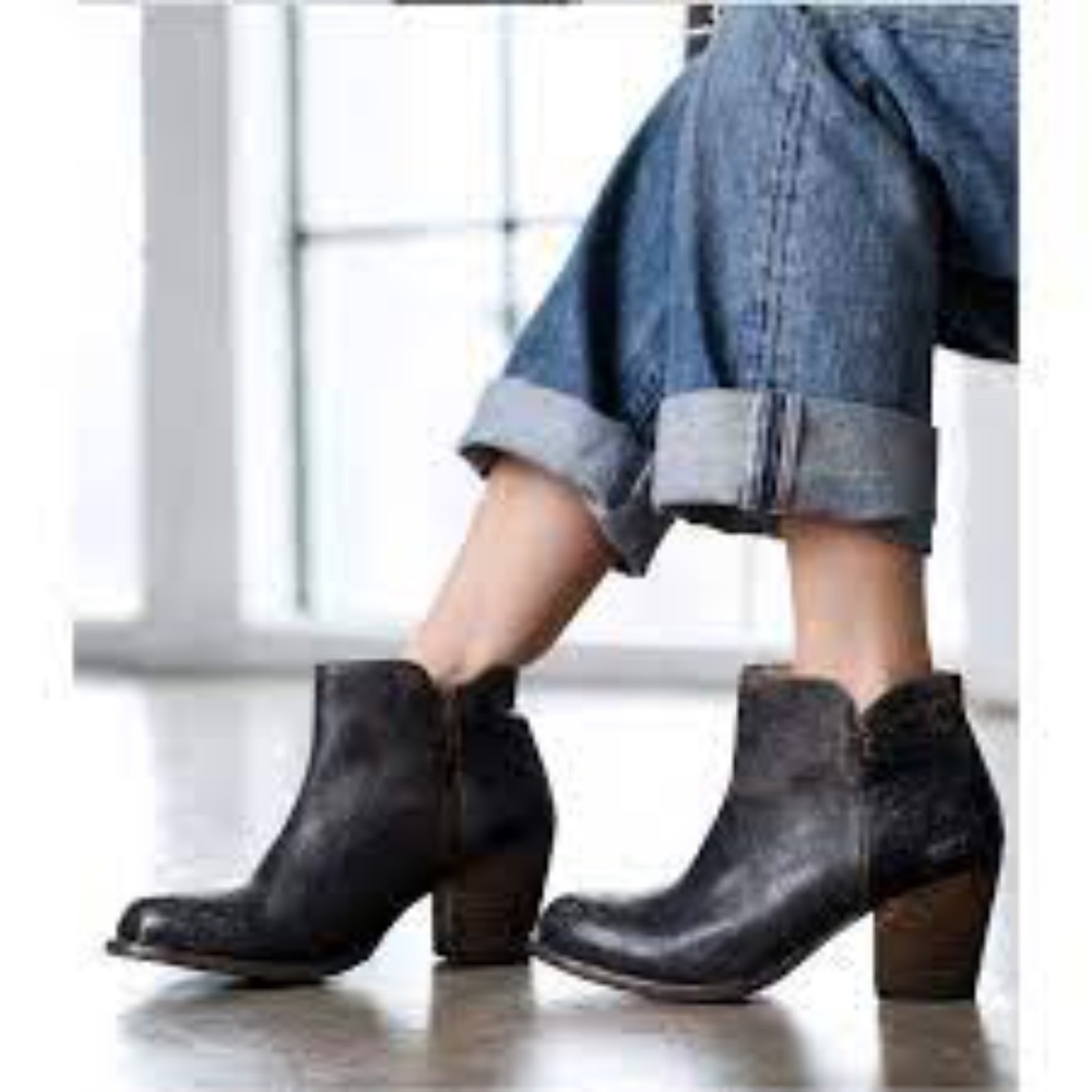 BED/STU NYC Hand Made Yell Black Leather Distressed Stack Heel Ankle Boots 6.5